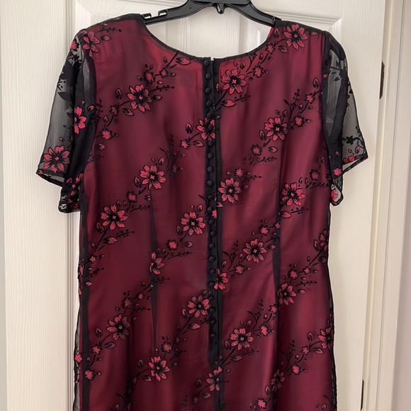 Dress - Picture 5 of 8